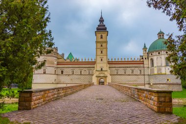 Poland.IMAGE 'deki Krasiczyn kalesinde gün doğumu.