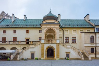 Poland.IMAGE 'deki Krasiczyn kalesinde gün doğumu.