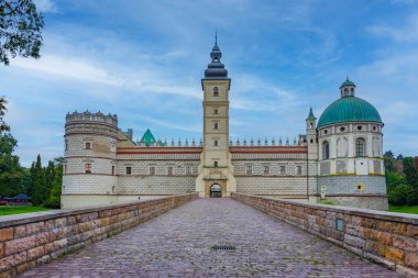 Poland.IMAGE 'deki Krasiczyn kalesinde gün doğumu.