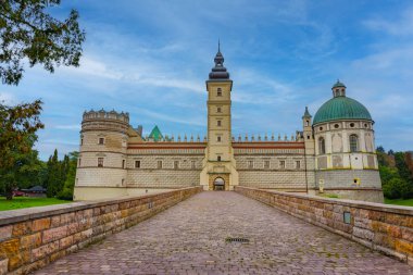 Poland.IMAGE 'deki Krasiczyn kalesinde gün doğumu.