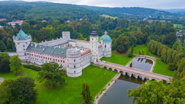 Poland.IMAGE 'deki Krasiczyn kalesinde gün doğumu.