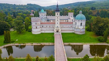 Poland.IMAGE 'deki Krasiczyn kalesinde gün doğumu.