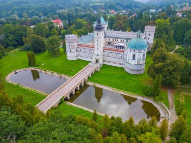 Poland.IMAGE 'deki Krasiczyn kalesinde gün doğumu.