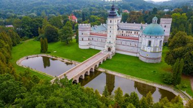 Poland.IMAGE 'deki Krasiczyn kalesinde gün doğumu.