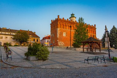 Sandomierz, Poland.IMAGE 'deki Rynek Meydanı' nın günbatımı manzarası