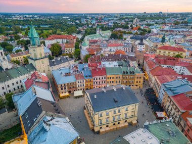 Lublin, Poland.IMAGE 'deki Rynek Meydanı' nın gün batımı manzarası