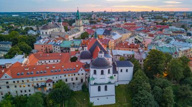 Eski Lublin, Poland.IMAGE kasabasının günbatımı manzarası.