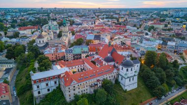 Eski Lublin, Poland.IMAGE kasabasının günbatımı manzarası.