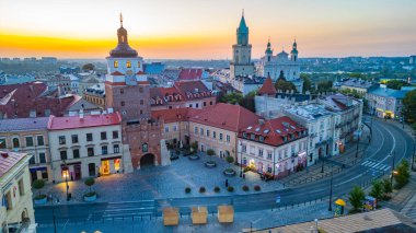Lublin, Poland.IMAGE 'deki Krakow kapısının gündoğumu panoraması