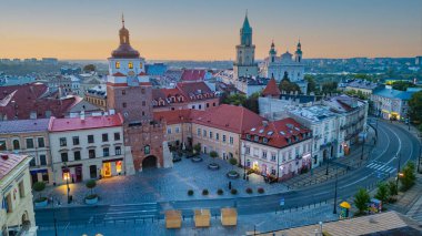 Lublin, Poland.IMAGE 'deki Krakow kapısının gündoğumu panoraması