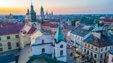 Lublin, Poland.IMAGE 'deki Krakow kapısının gündoğumu panoraması