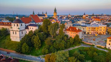 Eski Lublin, Poland.IMAGE kasabasının günbatımı manzarası.