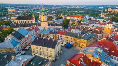Lublin, Poland.IMAGE 'deki Rynek Meydanı' nın gün batımı manzarası