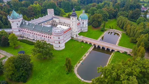 Poland.IMAGE 'deki Krasiczyn kalesinde gün doğumu.