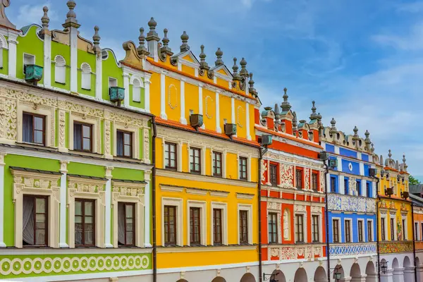 Zamosc, Poland.IMAGE 'deki Rynek Meydanı' ndaki renkli evler