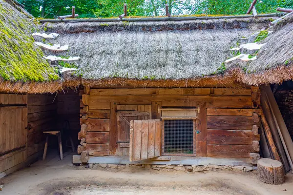 Poland.IMAGE 'deki Lublin Village Açık Hava Müzesi' nde tarihi bir ev.
