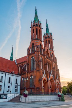 Bialystok, Poland.IMAGE 'da Kutsal Bakire Meryem' in Varsayımının Katedral Bazilikası 'nın gün doğumu manzarası.