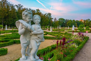 Bialystok, Poland.IMAGE 'daki Branicki Sarayı' nın gündoğumu manzarası