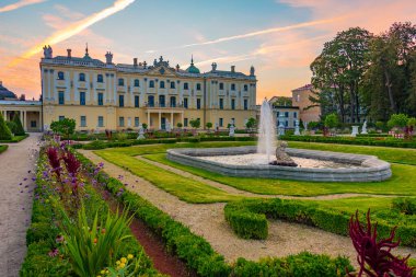 Bialystok, Poland.IMAGE Branicki sarayının gün doğumu manzarası