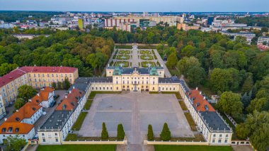 Bialystok, Poland.IMAGE Branicki sarayının gün doğumu manzarası