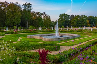 Bialystok, Poland.IMAGE 'daki Branicki Sarayı' nın gündoğumu manzarası