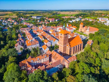 Polonya 'nın Reszel kasabasının panorama manzarası.