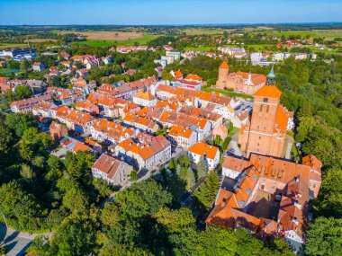 Polonya 'nın Reszel kasabasının panorama manzarası.