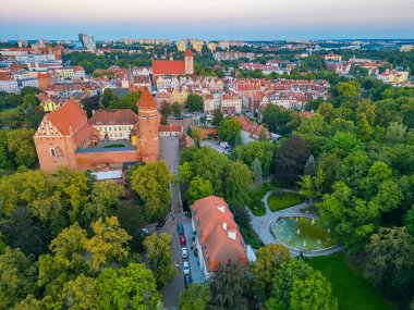 Olsztyn 'in günbatımı manzarası ve Poland.IMAGE kalesi