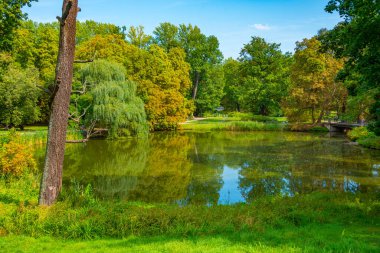 Varşova, Poland.IMAGE 'deki Lazienki Parkı' nda göl