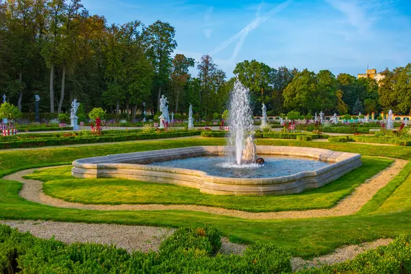Bialystok, Poland.IMAGE 'daki Branicki Sarayı' nın gündoğumu manzarası