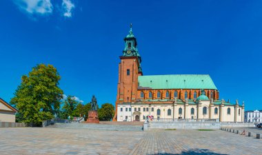 Gniezno, Poland.IMAGE 'deki Primatların Aziz Wojciech Bazilikası