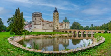 Poland.IMAGE 'deki Krasiczyn kalesinde gün doğumu.