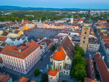Çek Cumhuriyeti 'nin Ceske Budejovice kentindeki ana meydanın gündoğumu manzarası.
