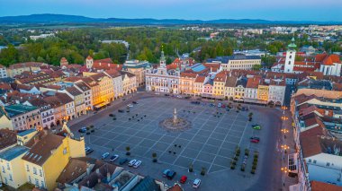 Çek Cumhuriyeti 'nin Ceske Budejovice kentindeki ana meydanın gündoğumu manzarası.
