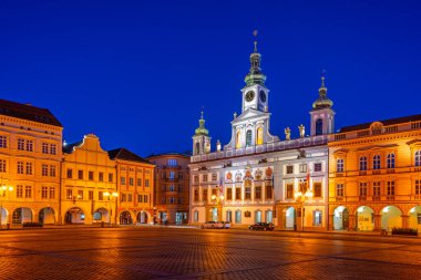 Çek Cumhuriyeti 'nin Ceske Budejovice kentindeki ana meydanın gün doğumu manzarası.