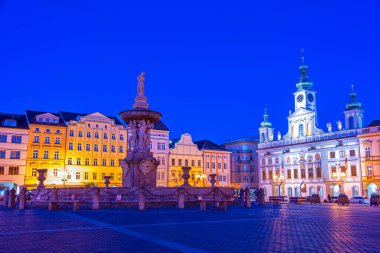Çek Cumhuriyeti 'nin Ceske Budejovice kentindeki ana meydanın gün doğumu manzarası.