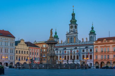 Çek Cumhuriyeti 'nin Ceske Budejovice kentindeki ana meydanın gün doğumu manzarası.