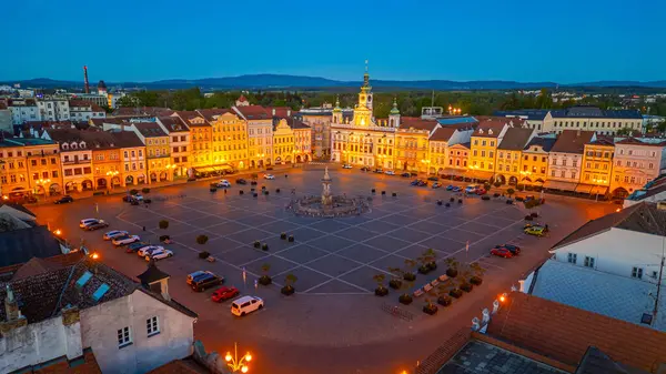 Çek Cumhuriyeti 'nin Ceske Budejovice kentindeki ana meydanın gündoğumu manzarası.