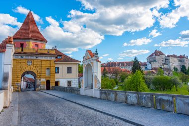 Çek Cumhuriyeti 'nin Cesky Krumlov kentindeki Budweiser kapısı.