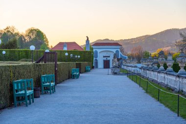 Çek Cumhuriyeti 'ndeki Cesky Krumlov şatosu parkı.