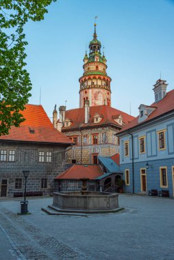Çek Cumhuriyeti 'nde Cesky Krumlov' un günbatımı manzarası.