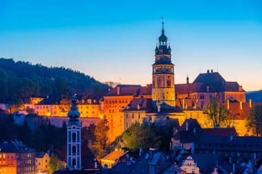 Cesky Krumlov şatosu ve Saint Jost kilisesi, Çek Cumhuriyeti.