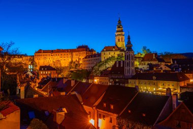 Cesky Krumlov şatosu ve Saint Jost kilisesi, Çek Cumhuriyeti.