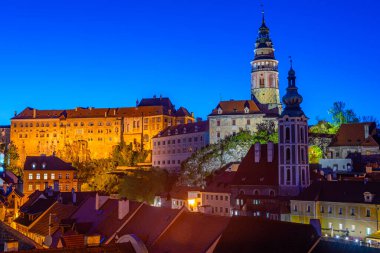 Cesky Krumlov şatosu ve Saint Jost kilisesi, Çek Cumhuriyeti.