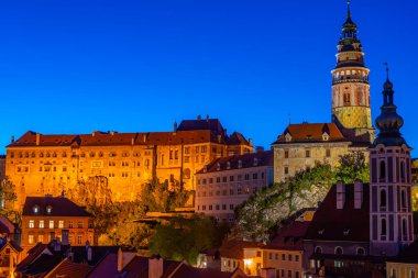 Cesky Krumlov şatosu ve Saint Jost kilisesi, Çek Cumhuriyeti.