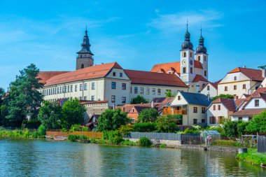 Çek Cumhuriyeti 'ndeki Telc kalesinin yansıması.