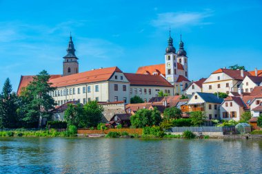 Çek Cumhuriyeti 'ndeki Telc kalesinin yansıması.