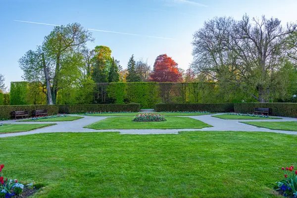 Çek Cumhuriyeti 'ndeki Cesky Krumlov şatosu parkı.