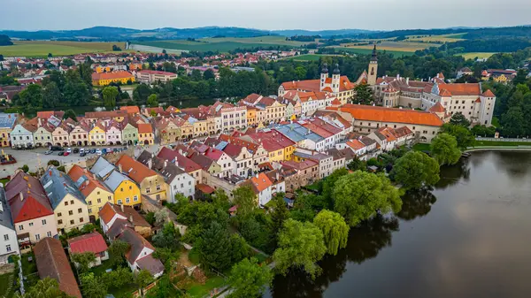Çek şehri Telc.IMAGE 'in gündoğumu manzarası
