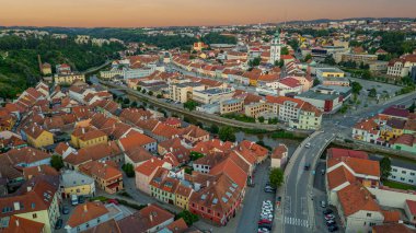 Çek Cumhuriyeti 'nde Trebic' in günbatımı manzarası.